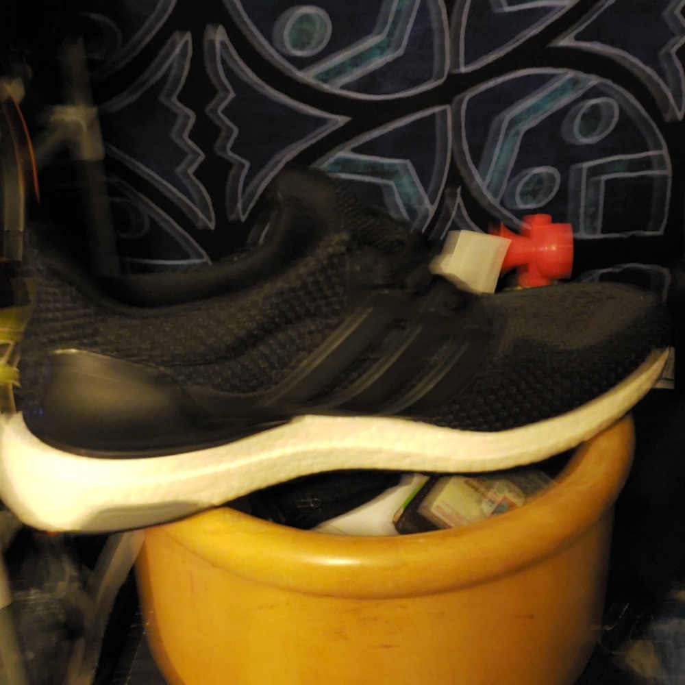 Adidas - Picture 2 of 3